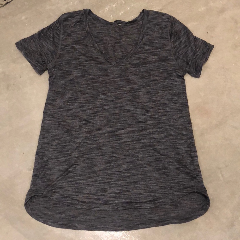 Lululemon grey T-shirt